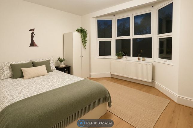 B Brownhill Road, London photo 3
