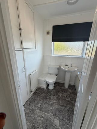 12, Green Walk, Leicester photo 4