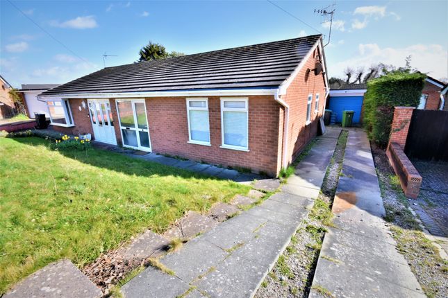 Thumbnail Bungalow to rent in Oakfield, Wrexham