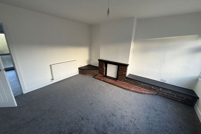 3 Pegroy Grove, Stoke-On-Trent photo 2