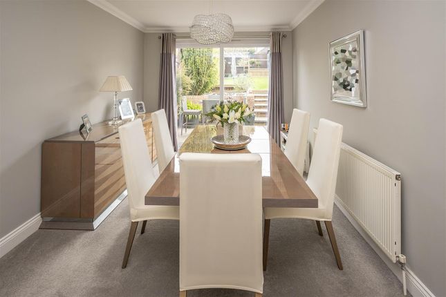 31, Honeypot Lane, Brentwood photo 4