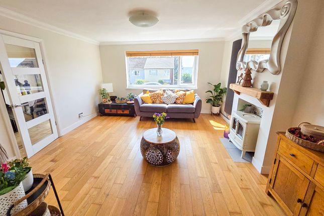 22, Pen-Y-Dre, Caerphilly photo 2