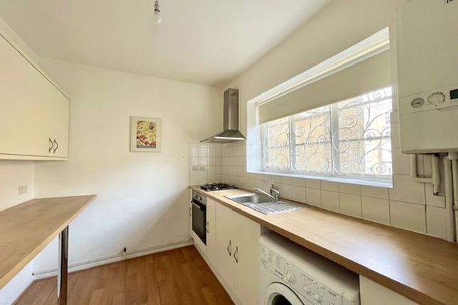 Duplex to rent in Old Kent Road, London