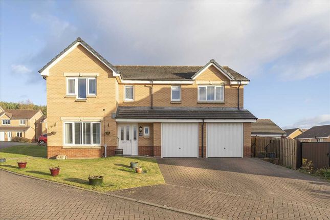 Thumbnail Property for sale in Kestral Avenue, Dunfermline
