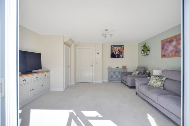 Hilton Close - 3 Bedroom, Kempston, Bedfordshire photo 4
