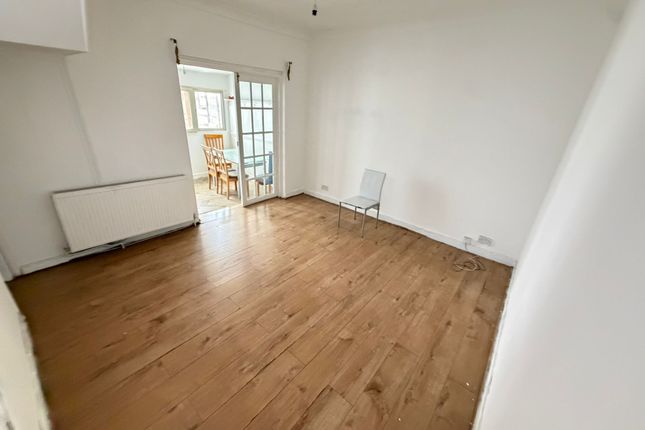 6 Cave Road, Cave Road, London photo 2