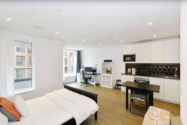 H02C7.02elephantpark, Deacon Way, London photo 3