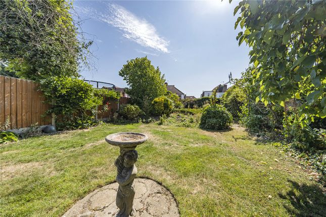 468, Chertsey Road, Twickenham photo 3