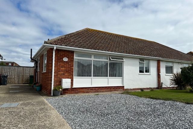 Bungalow to rent in Chichester Way, Selsey, Chichester