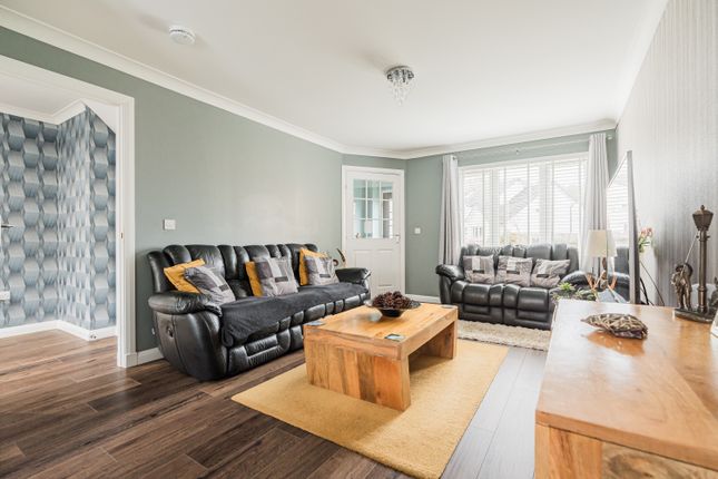 6, Mossend Drive, West Calder photo 2