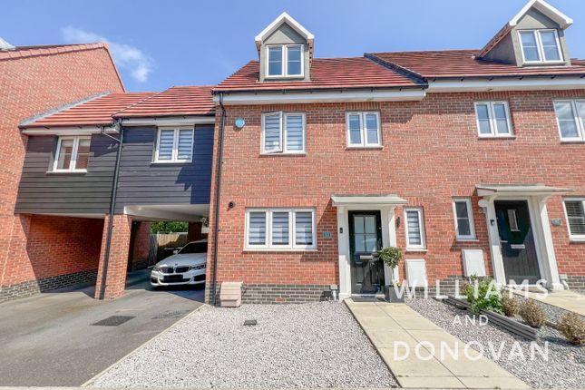 Thumbnail Link-detached house for sale in Pond Chase, Hockley