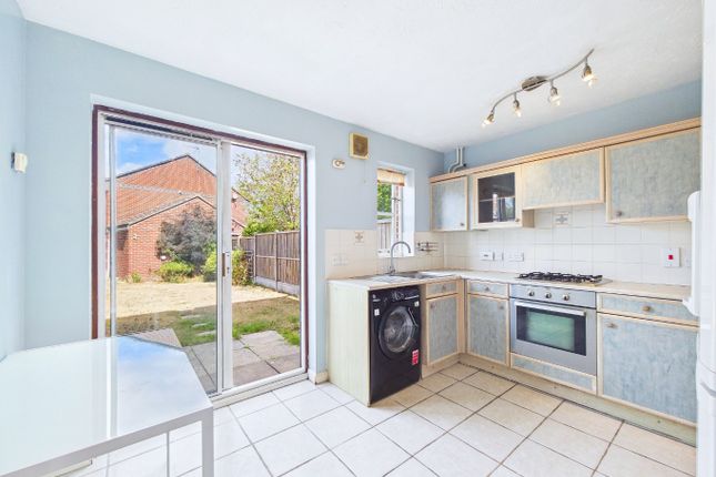 66 Chelmer Drive, South Ockendon, Essex photo 3