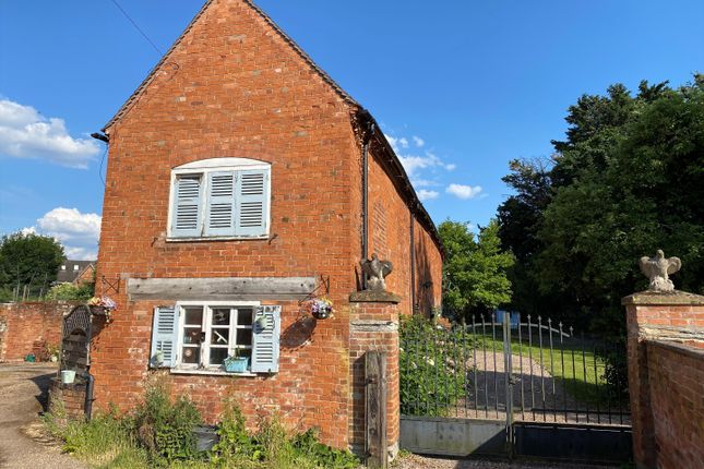 Detached house for sale in Henley Street, Alcester, Warwickshire