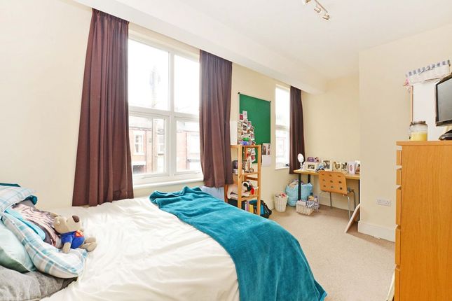 24 Rosedale Road, Sheffield photo 5