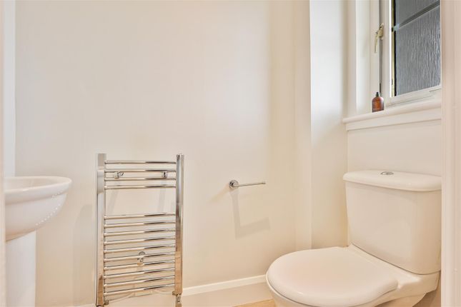 10, Scoular Ha Place, Carluke photo 4