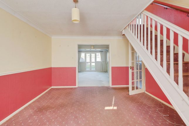 24, Yarnacott, Shoeburyness photo 3