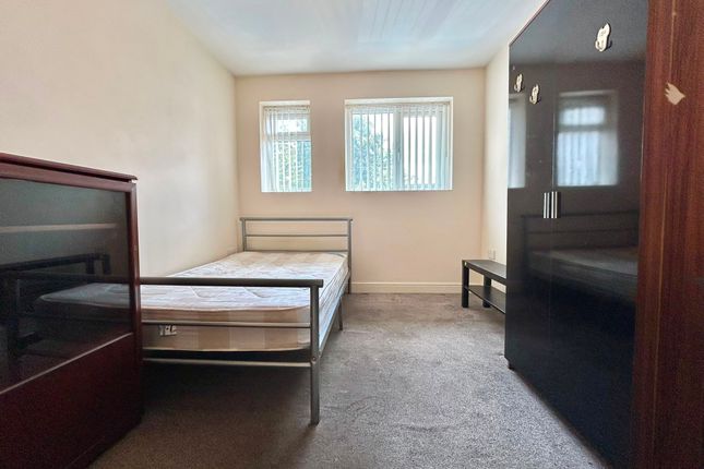 Flat A, Room 1, 178, Foleshill Road, Coventry photo 2