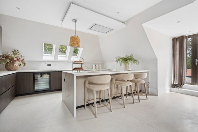 8, Flat  Wildacre, Northwood photo 3