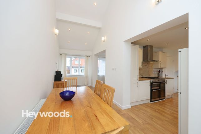14 Denton Close, Newcastle photo 4
