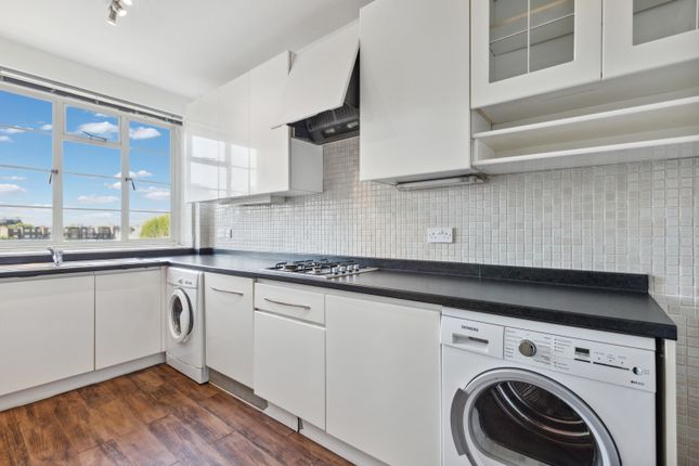 Flat to rent in Cottesmore Court, Stanford Road