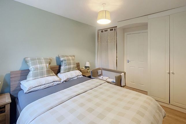 7 Rushfield Gardens, Bridgend photo 4