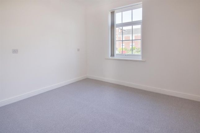 1-bed flat on 15, St Andrews Court, Altrincham, £90,000