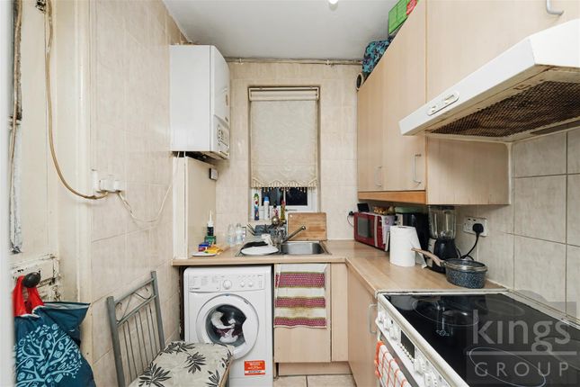 37, Flexmere Road., Tottenham photo 2