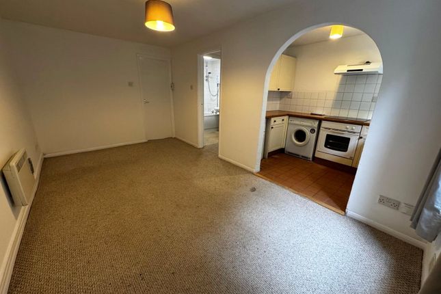 38, Denbeck Wood, Swindon photo 3