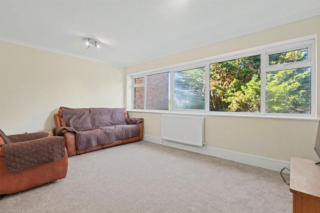 4 Creswick Court, London Road, Rayleigh photo 4