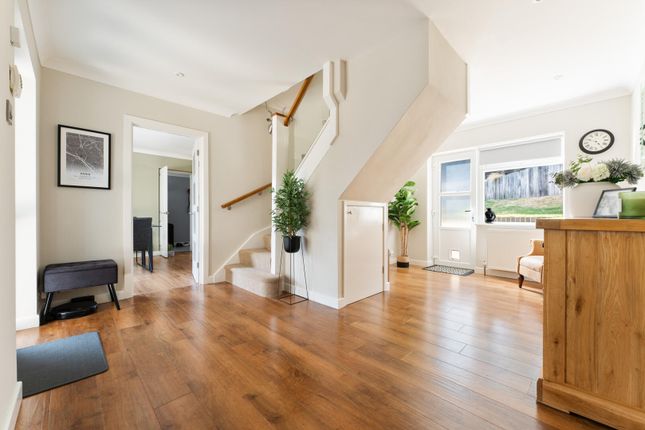 15, Barry Gardens, Broadstone photo 2