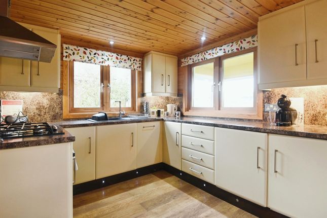 Lodge for sale in Caldecott Hall, Fritton, Great Yarmouth