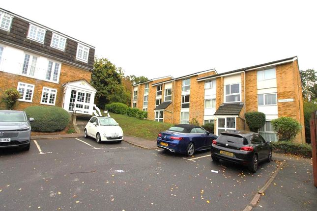 Crofton Way, Enfield photo 5