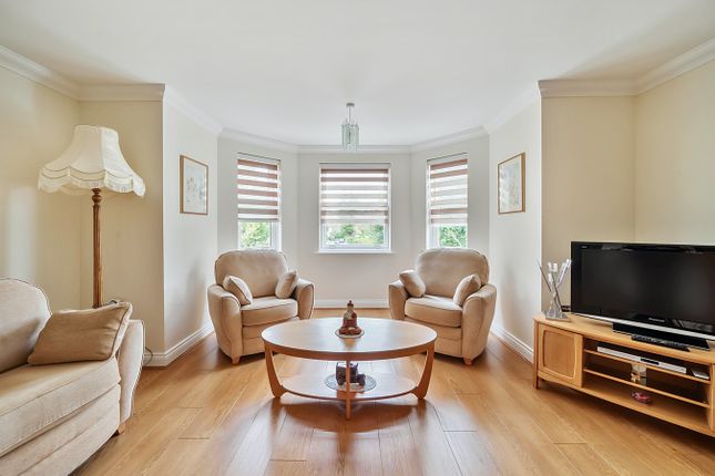 Flat for sale in Cavendish Place, Dean Park, Bournemouth