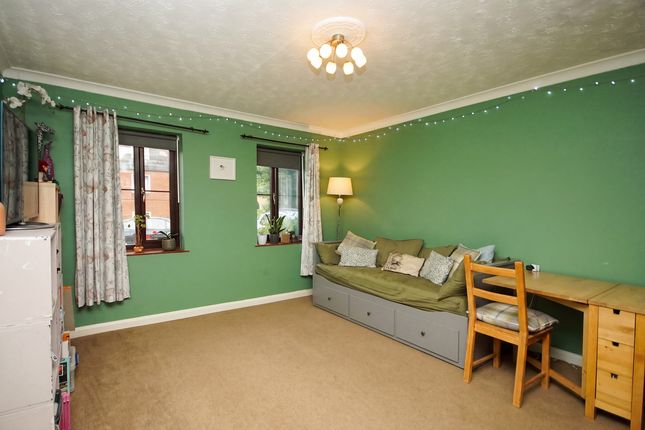 Flat 1, 1, Rowley Mews, Dursley photo 3