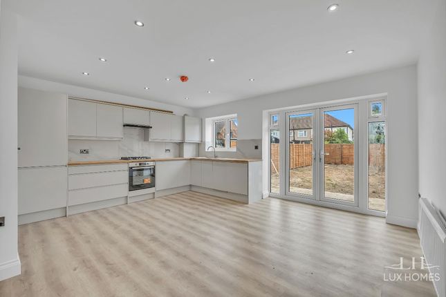 110c Eyhurst Avenue, Hornchurch photo 4
