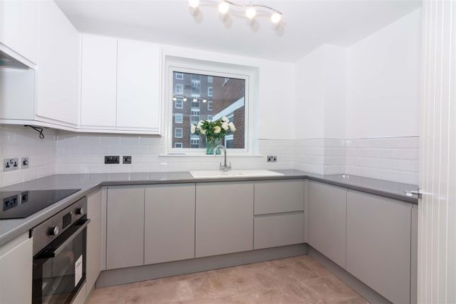 7, Balcombe Court, West Parade, Worthing photo 2