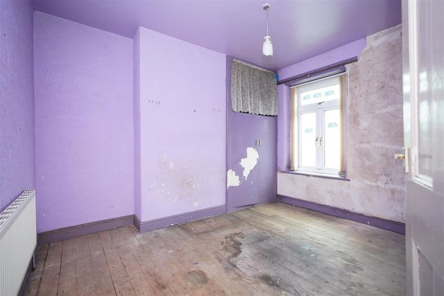 End terrace house for sale in Sheffield Road, Penistone