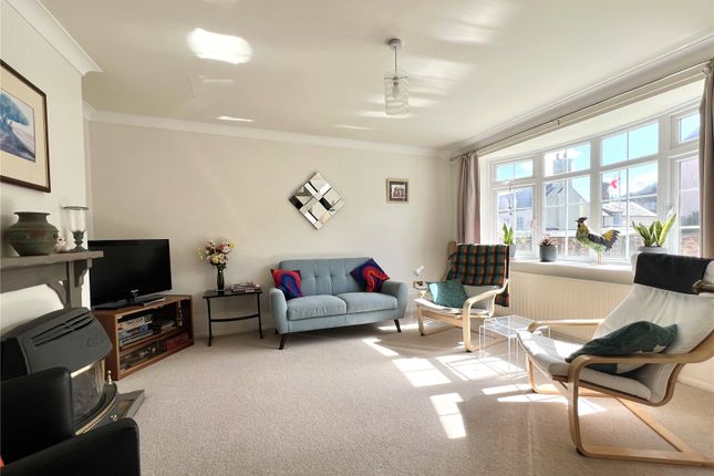 2, Orchard Court, Minehead photo 2