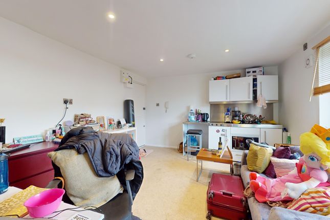 Flat for sale in Bowman Mews, London