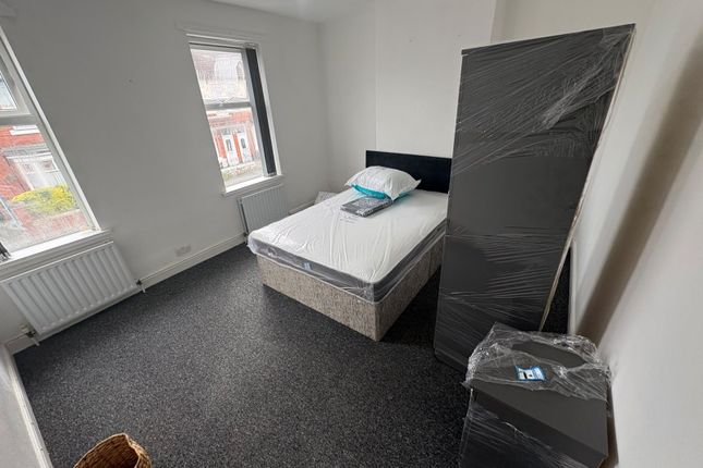 4-bed terraced on 84, Fowler Street, Wolverhampton, £40/mo