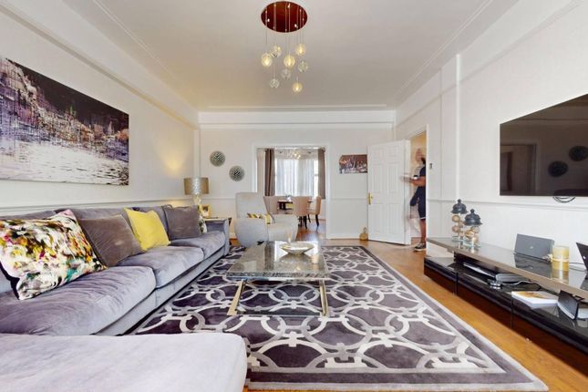 Flat 44 Hallam Court, Hallam Street, London photo 3