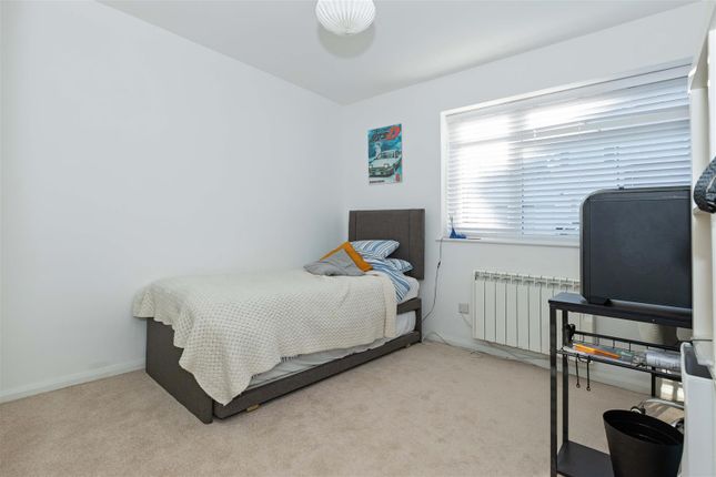 Flat for sale in Cambridge Road, Worthing