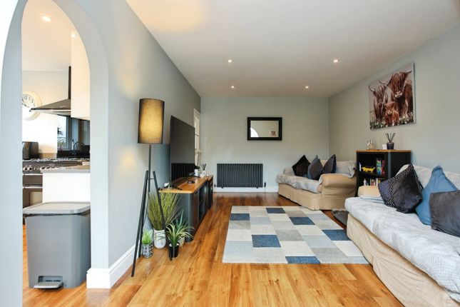 32, Orchard Drive, Kent photo 2