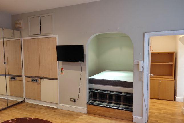 43, Clanricarde Gardens, London photo 5