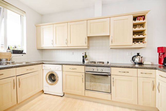 Thumbnail Flat to rent in Holly Street, Dalston, London