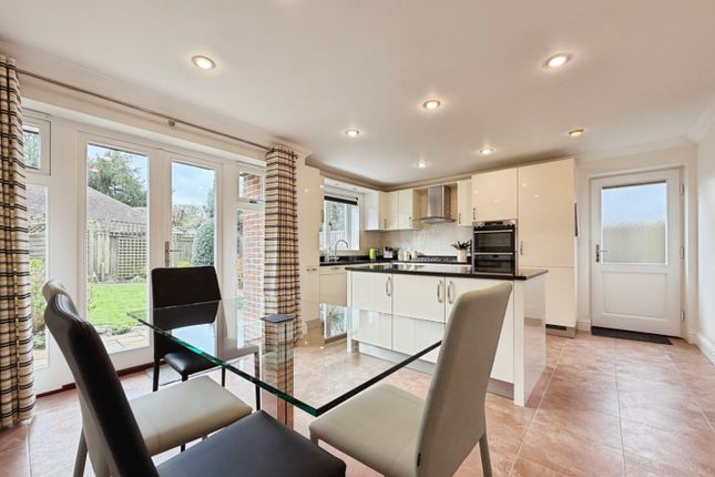 2, Mulberry Gardens, Tenterden photo 3