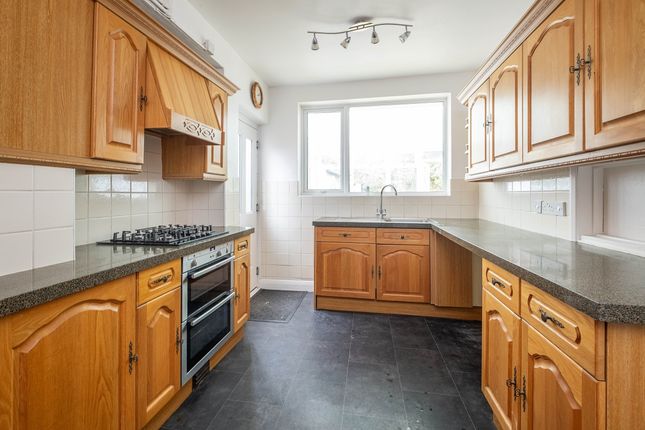 Raeburn Avenue, Surbiton photo 4