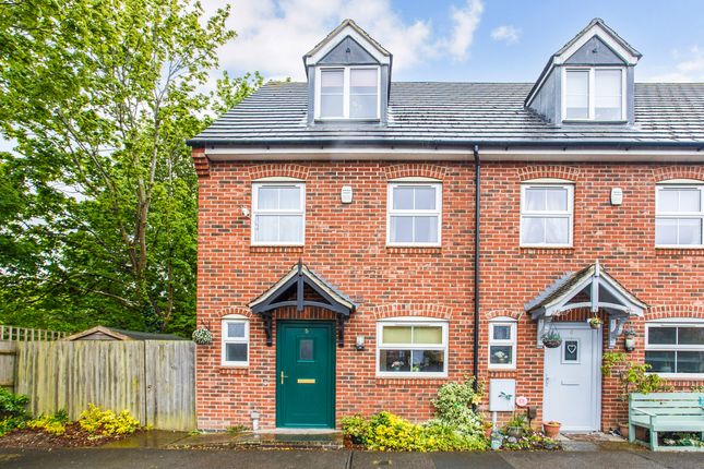 End terrace house for sale in Station End, Northampton