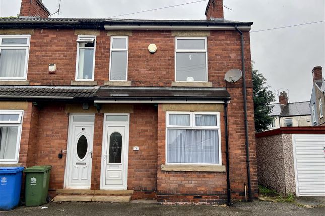 Thumbnail Semi-detached house to rent in Surrey Drive, Mansfield