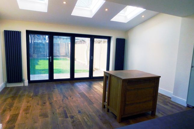 3-bed house on 9, Westcott Crescent, Hanwell, £2,400/mo